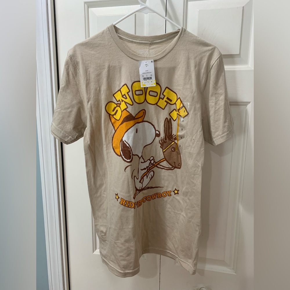 NWT Peanuts/Snoopy Ride Em Cowboy t-shirt size Small